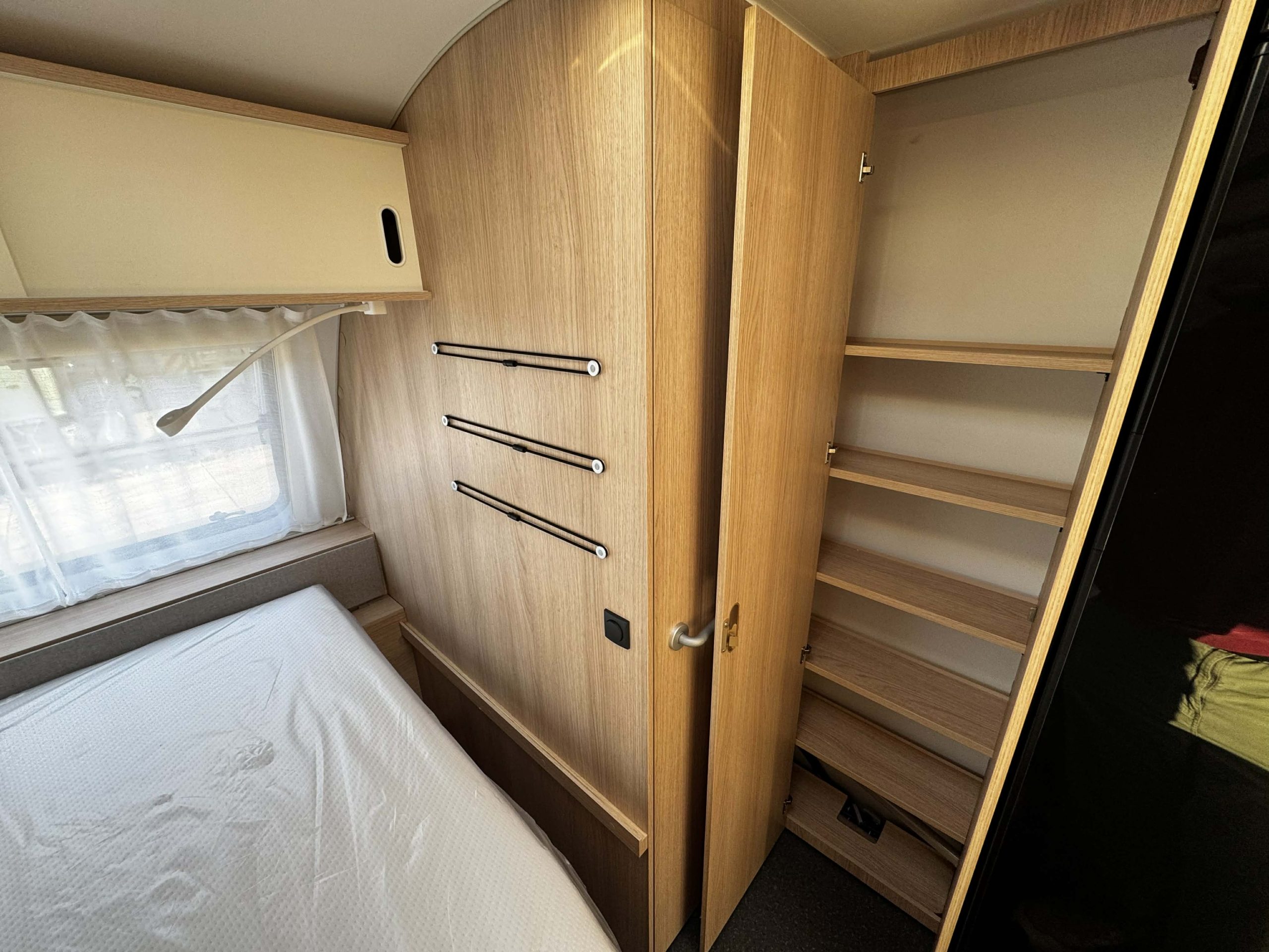 Galeria Adria Aviva 472PK