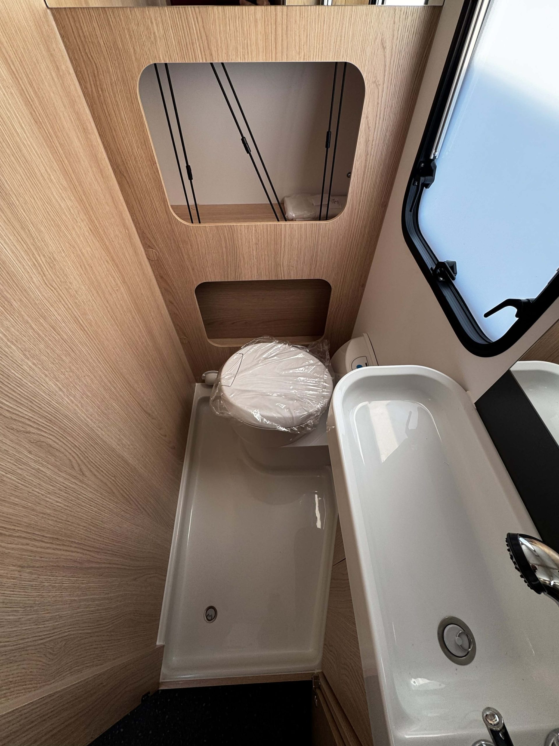 Galeria Adria Aviva 472PK