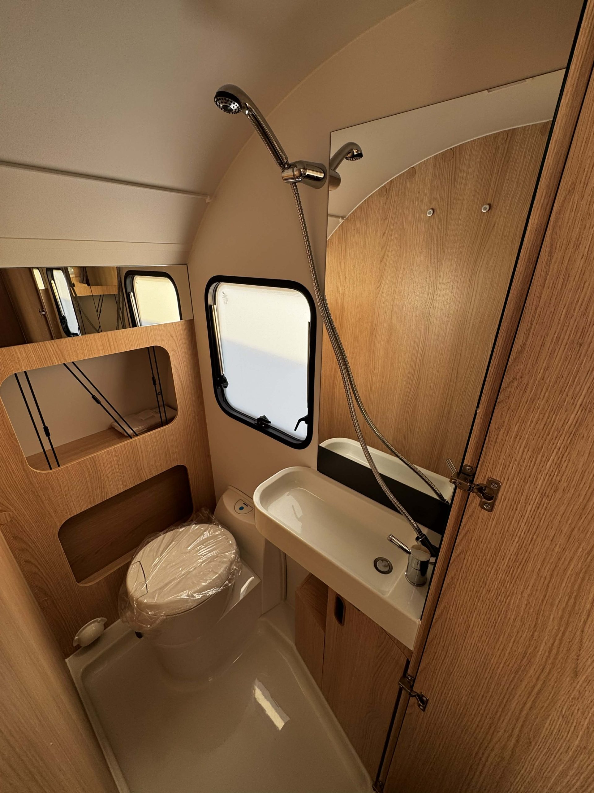 Galeria Adria Aviva 472PK