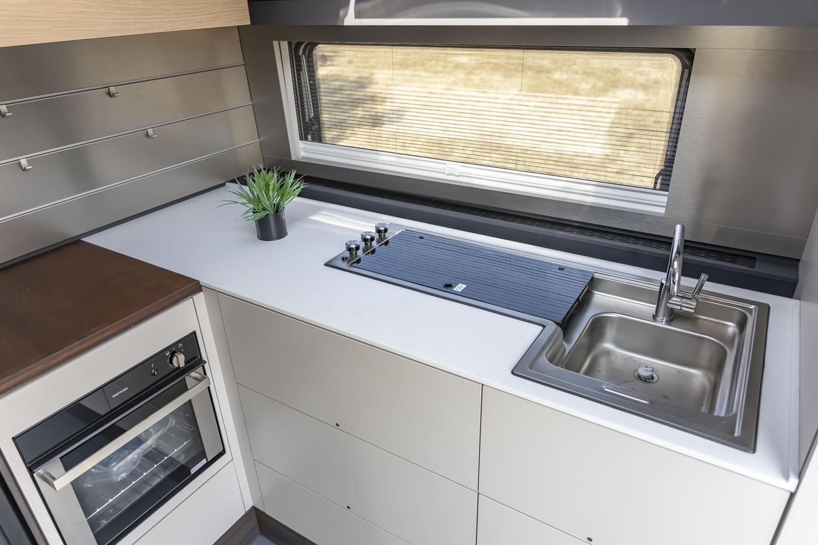 Galeria Adria Astella 704HP