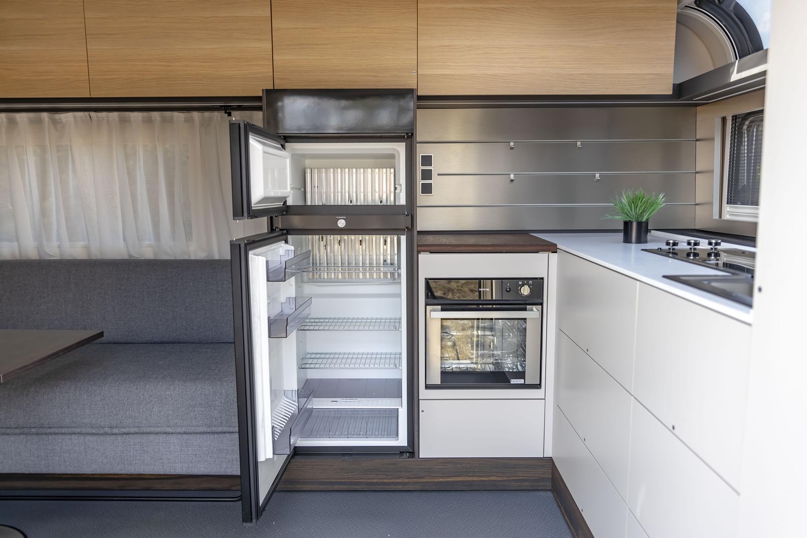 Galeria Adria Astella 704HP