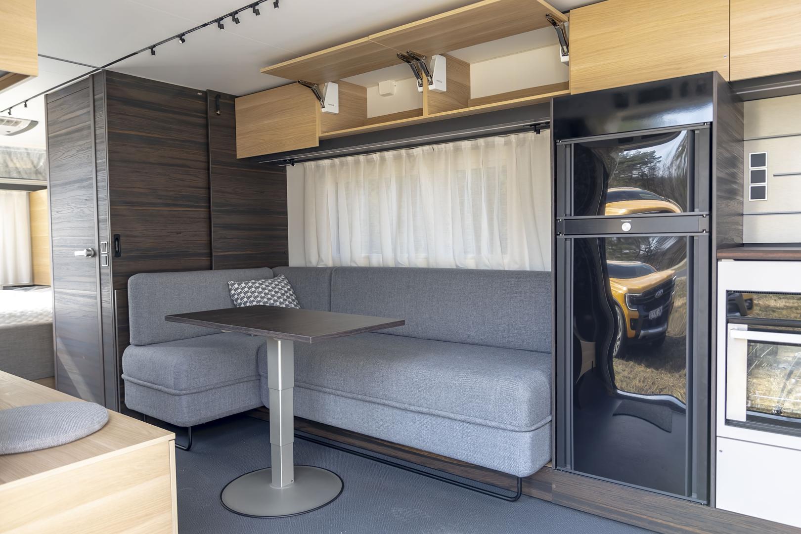 Galeria Adria Astella 704HP