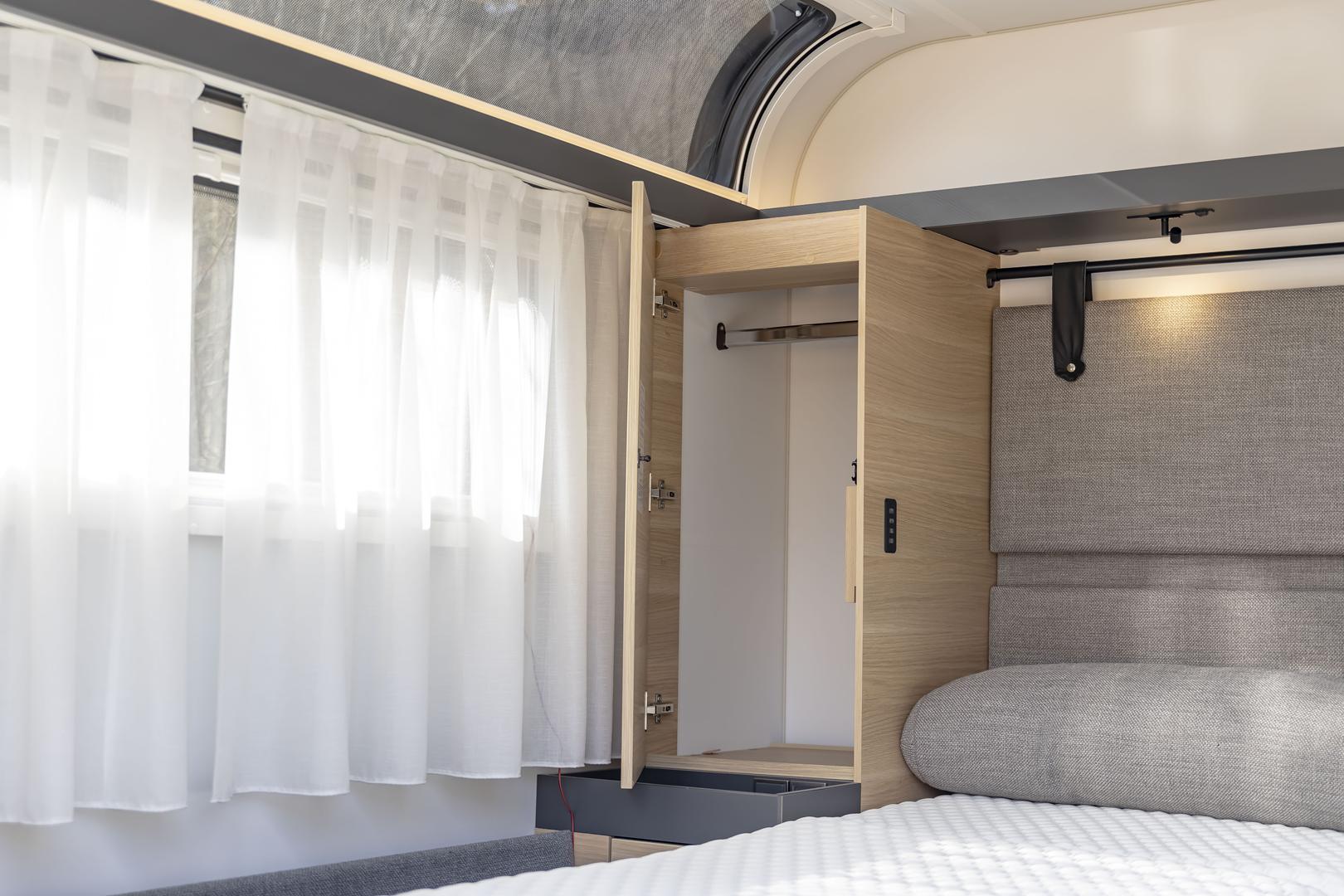 Galeria Adria Astella 704HP