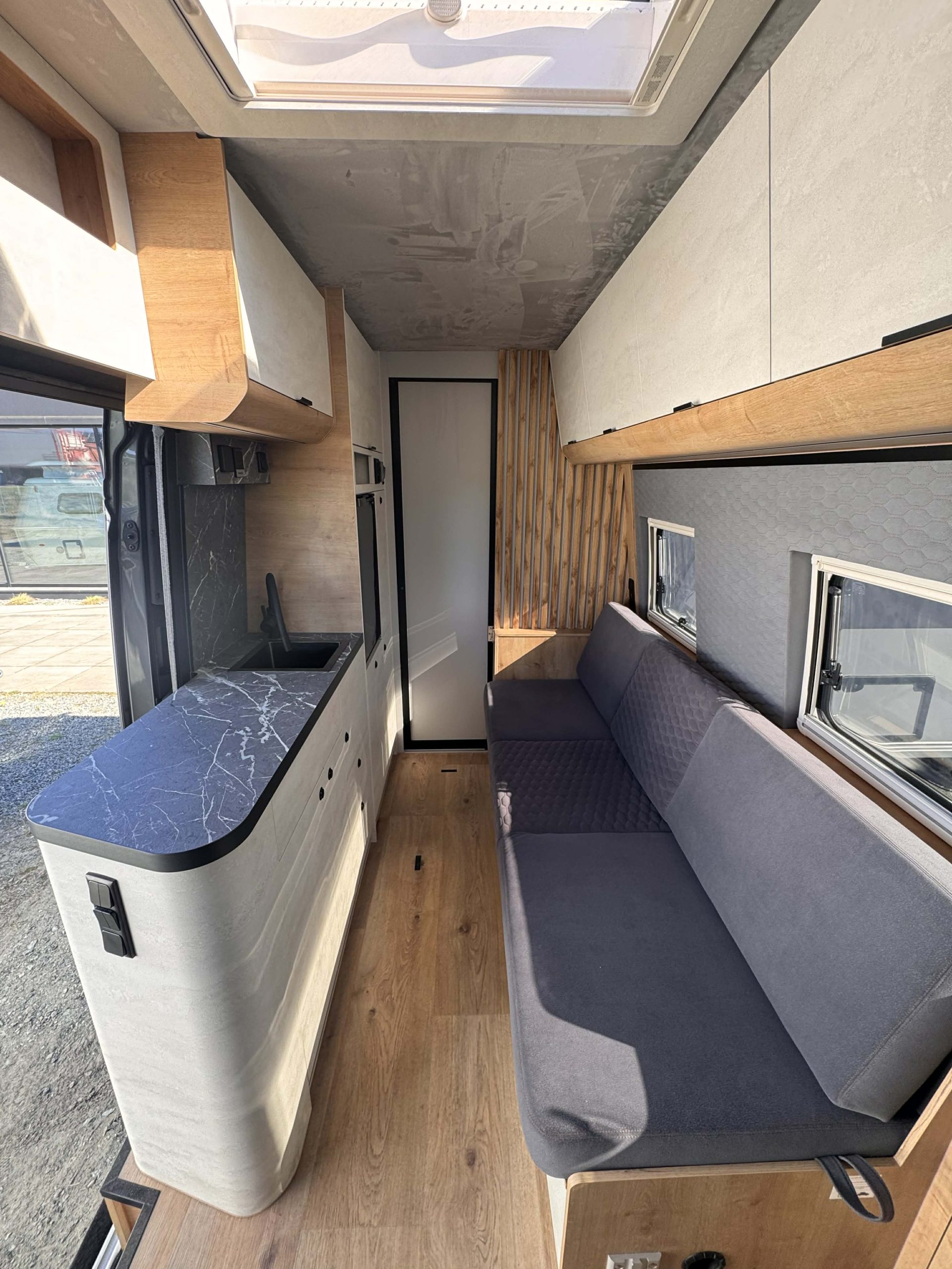 Galeria Globe Traveler Falcon 2XS