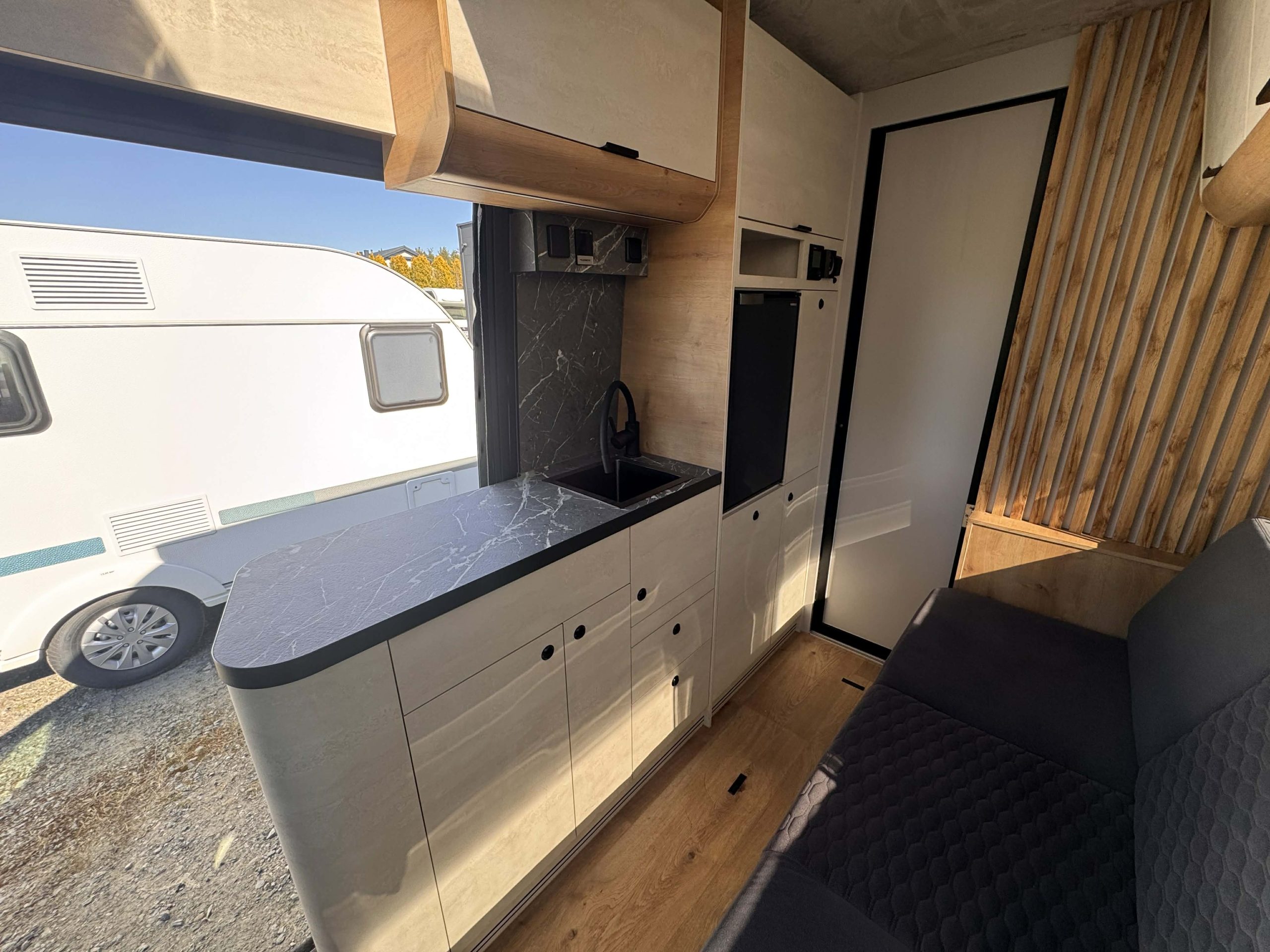 Galeria Globe Traveler Falcon 2XS