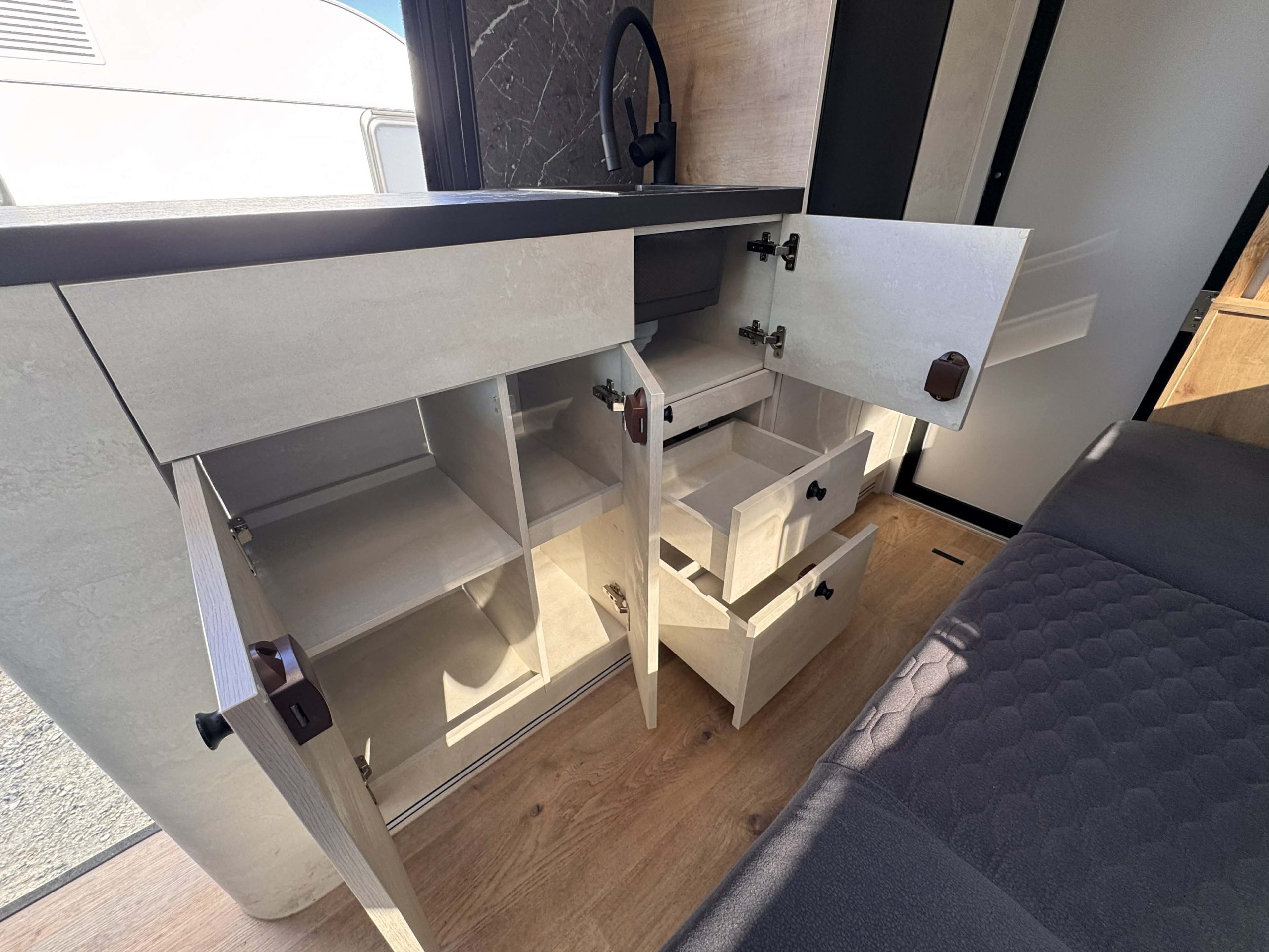 Galeria Globe Traveler Falcon 2XS