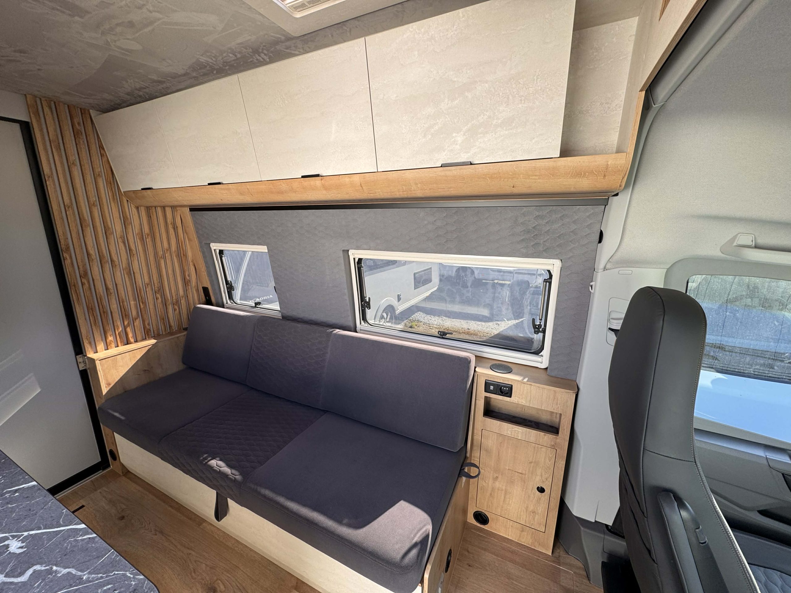 Galeria Globe Traveler Falcon 2XS