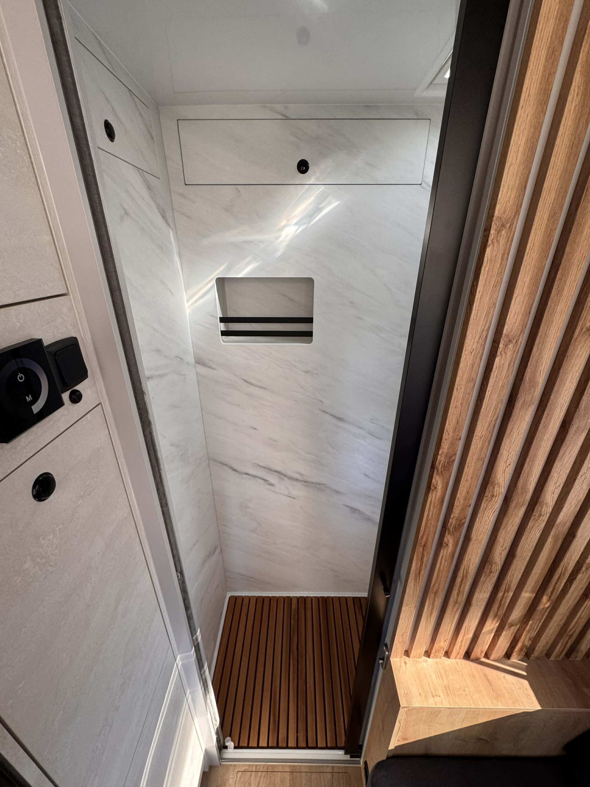 Galeria Globe Traveler Falcon 2XS