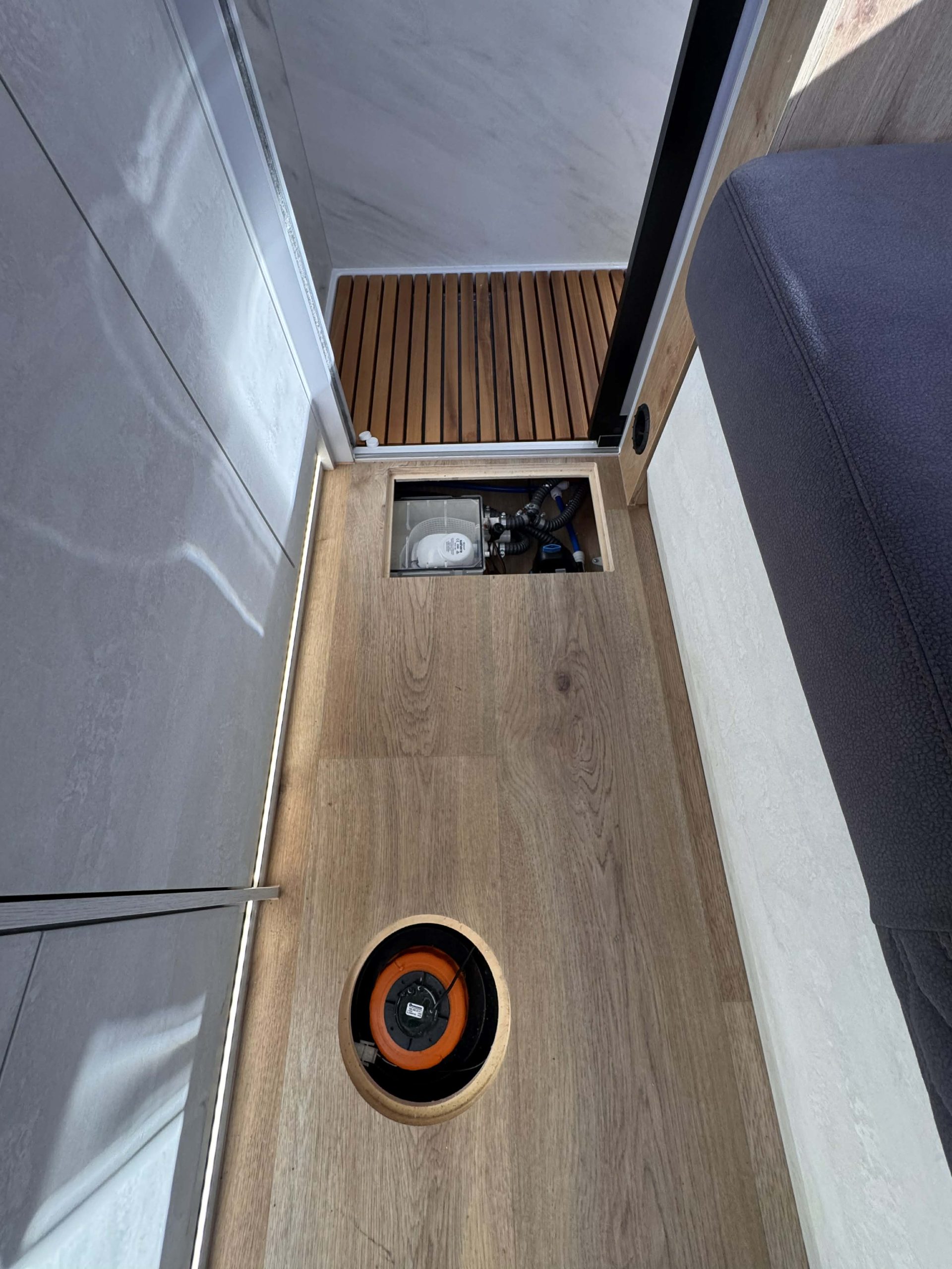 Galeria Globe Traveler Falcon 2XS