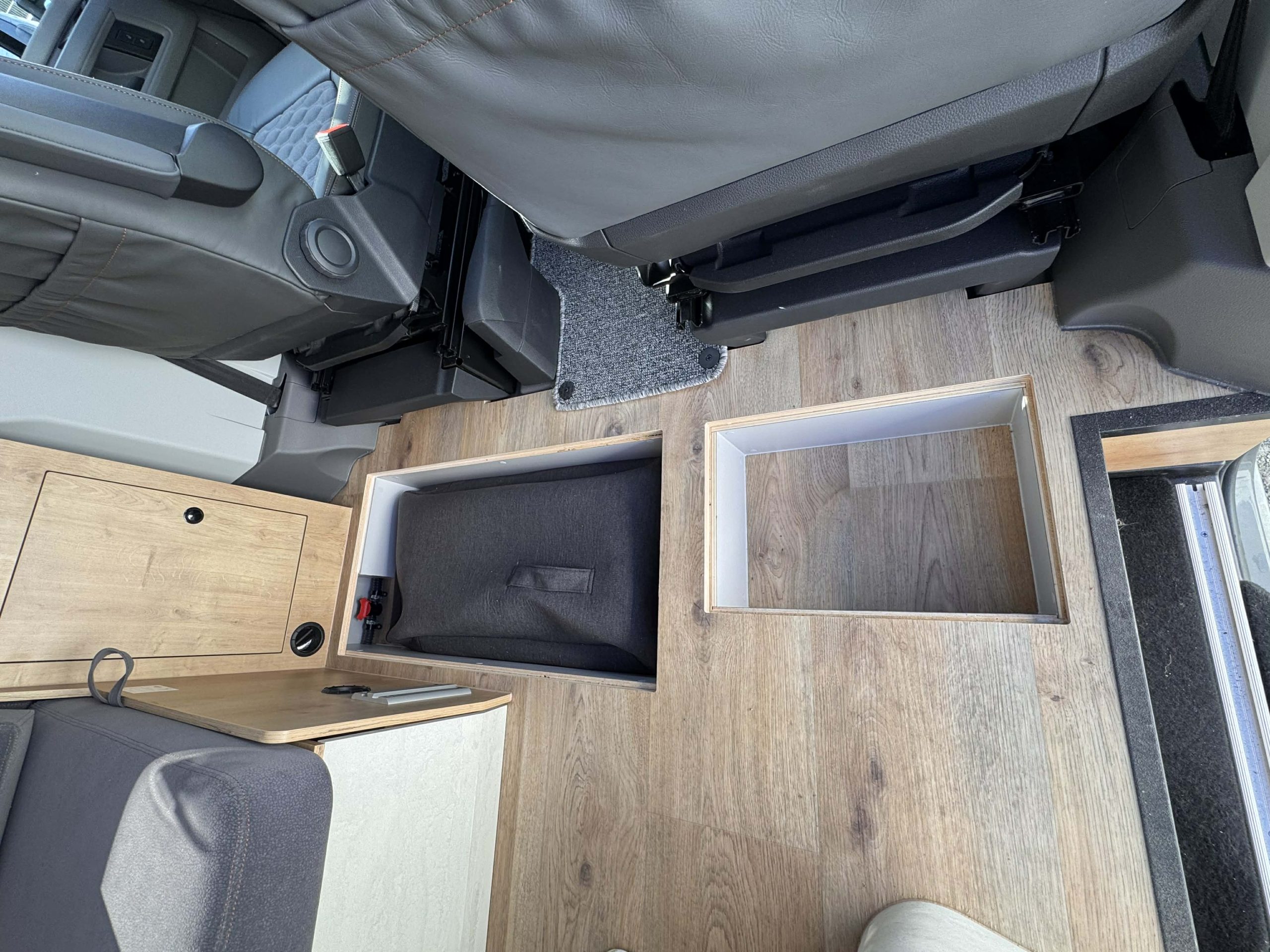 Galeria Globe Traveler Falcon 2XS