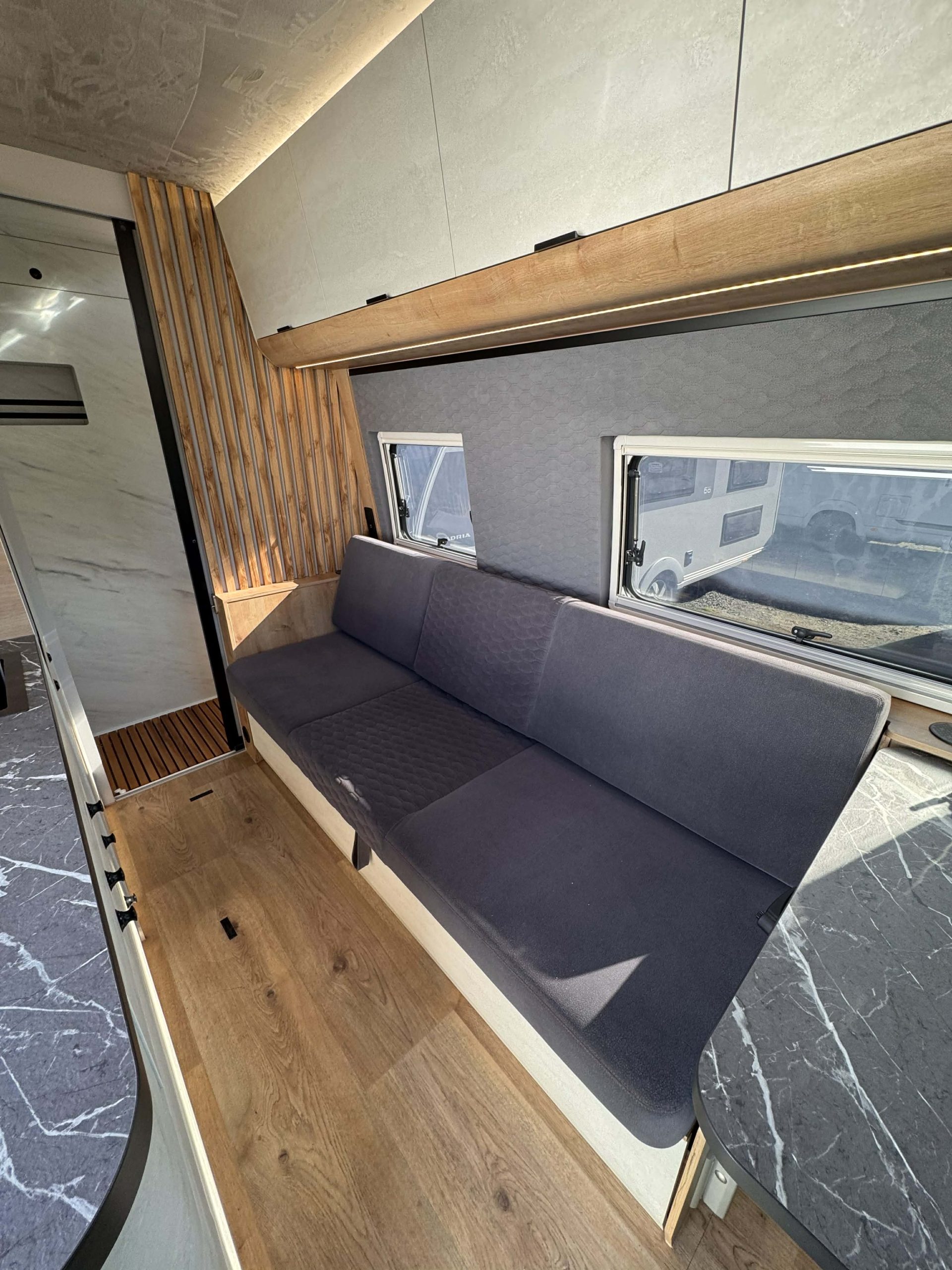 Galeria Globe Traveler Falcon 2XS