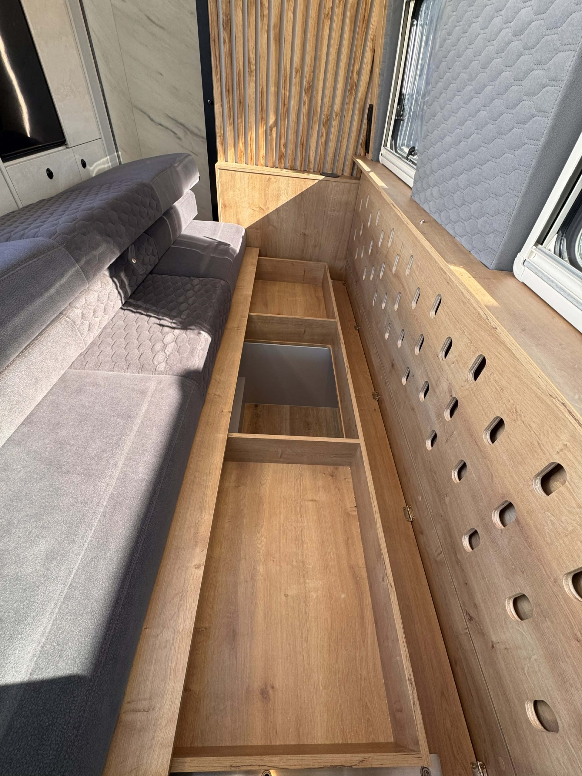 Galeria Globe Traveler Falcon 2XS