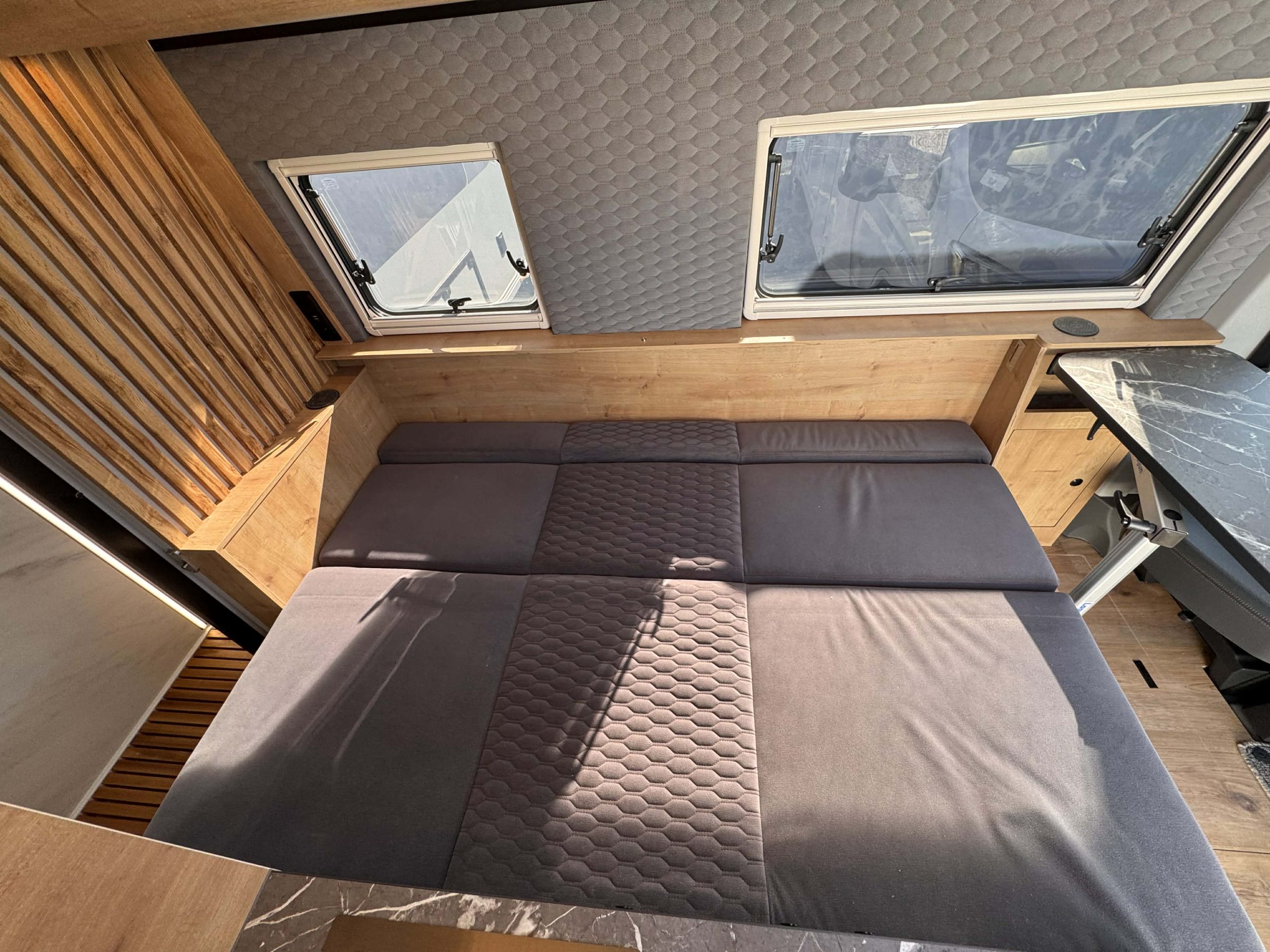 Galeria Globe Traveler Falcon 2XS