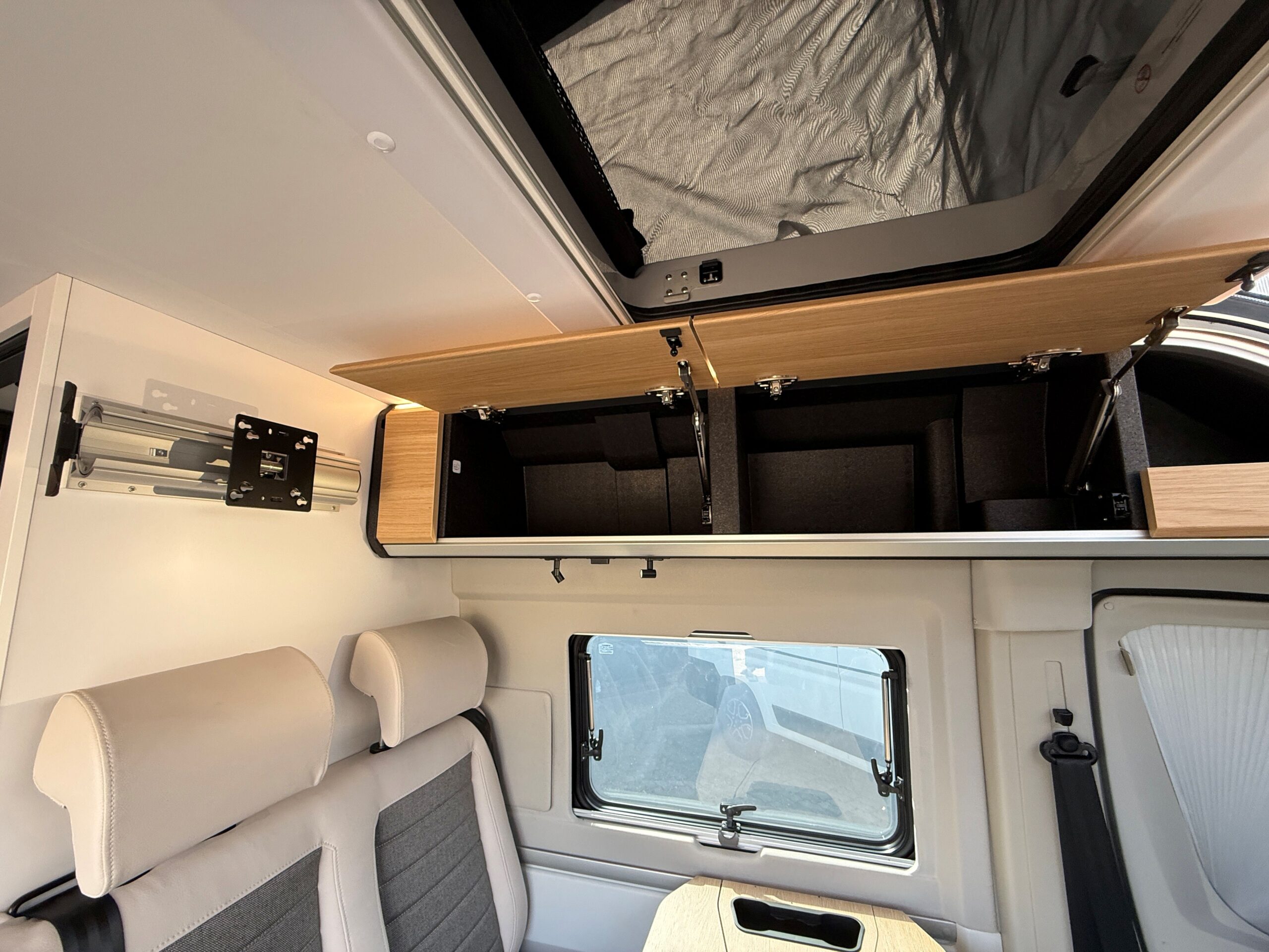 Galeria Adria Twin Sports 640 SGX 60y PopTop