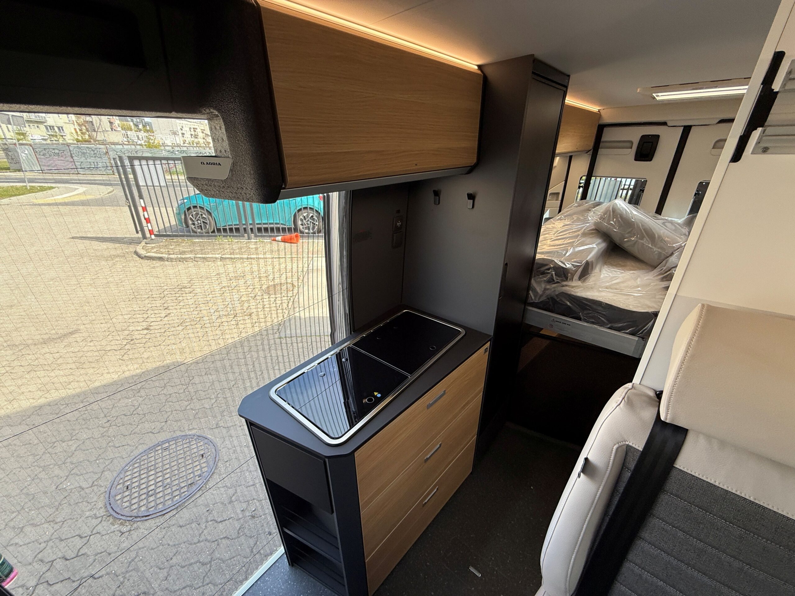 Galeria Adria Twin Sports 640 SGX 60y PopTop