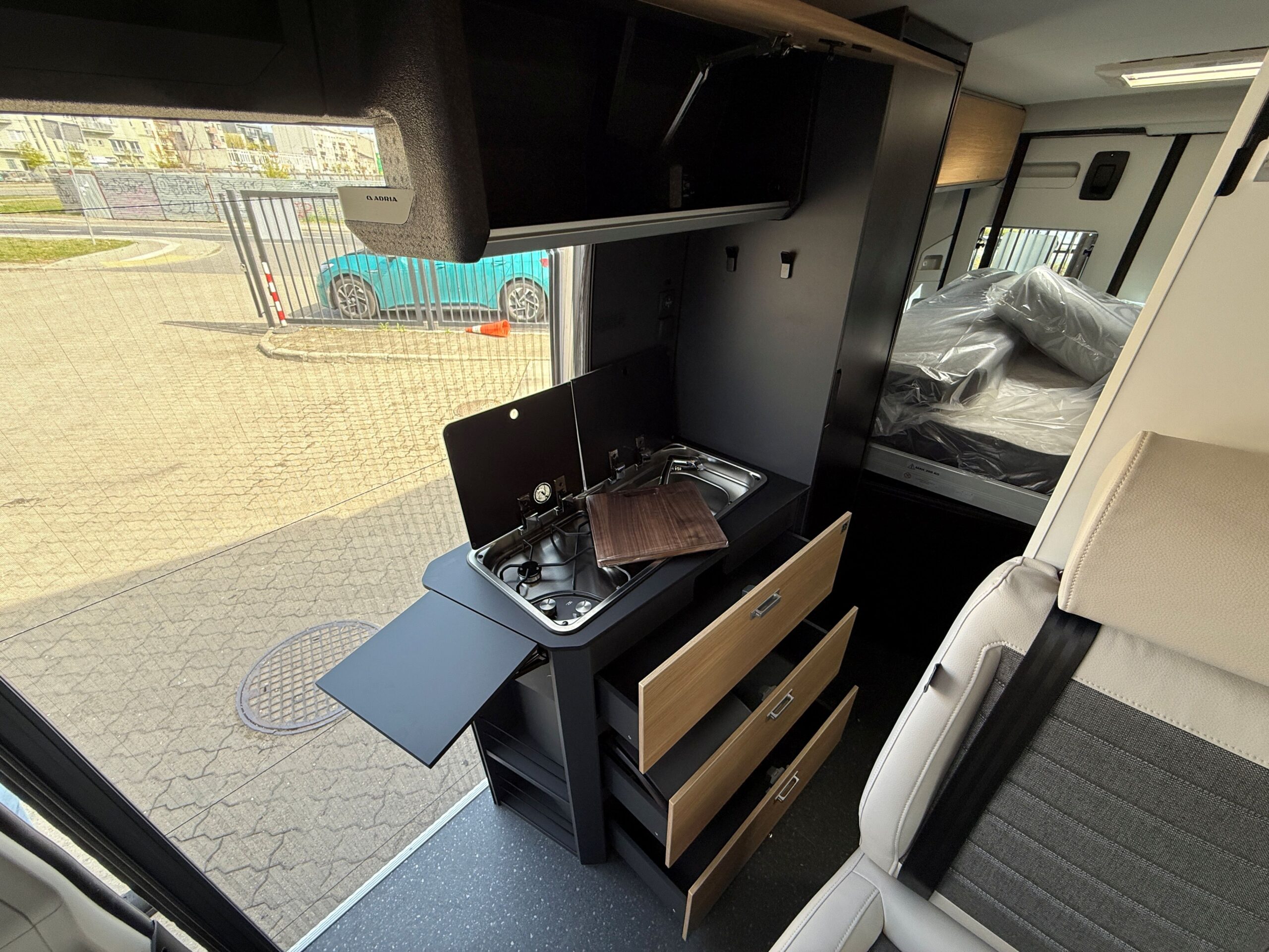 Galeria Adria Twin Sports 640 SGX 60y PopTop