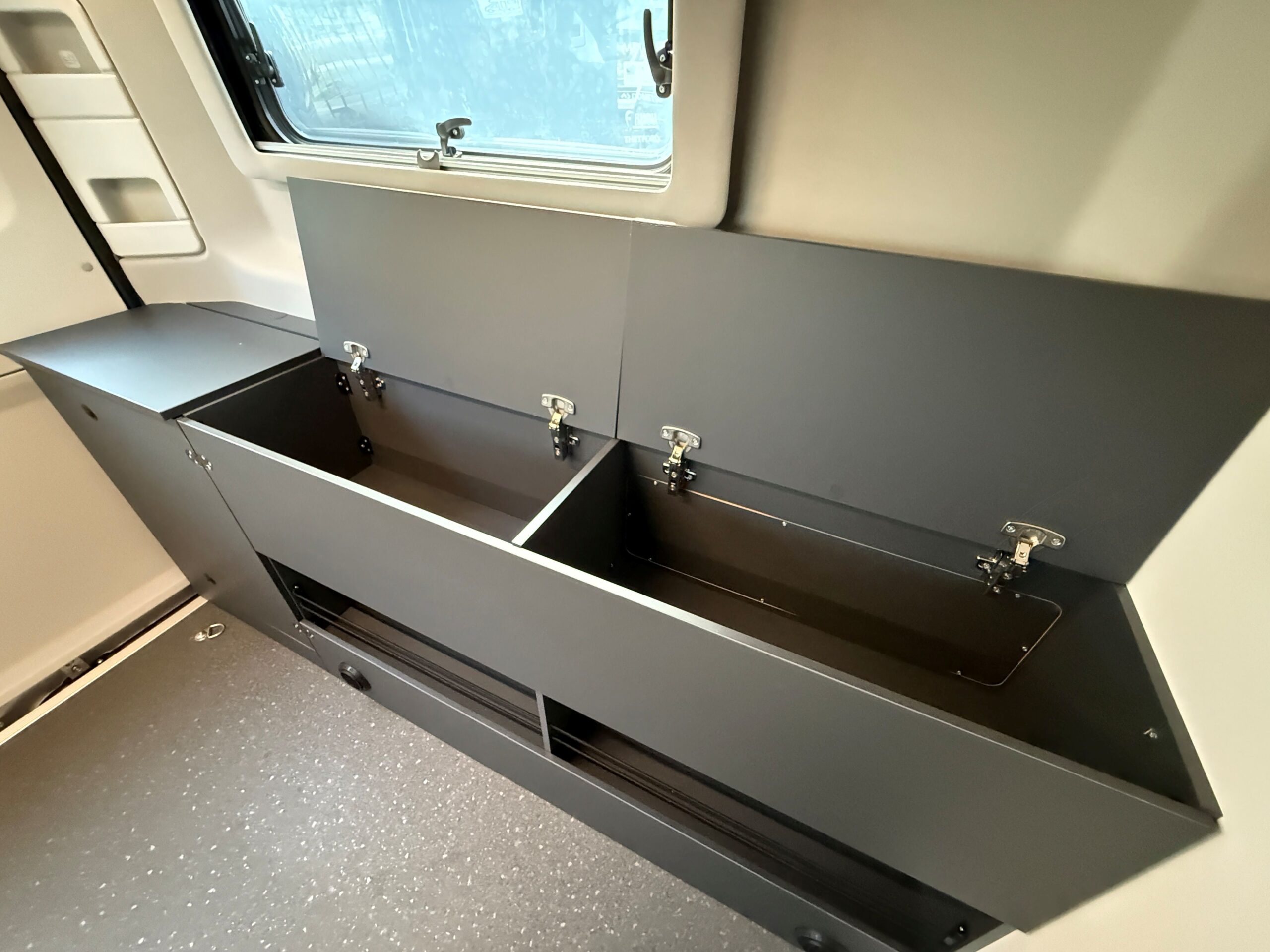 Galeria Adria Twin Sports 640 SGX 60y PopTop