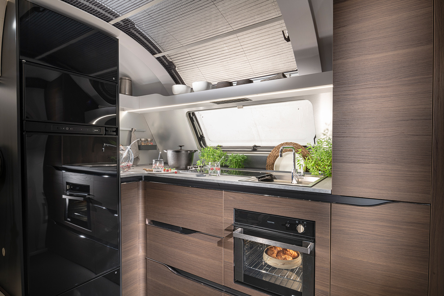 Galeria Adria Alpina 663HT