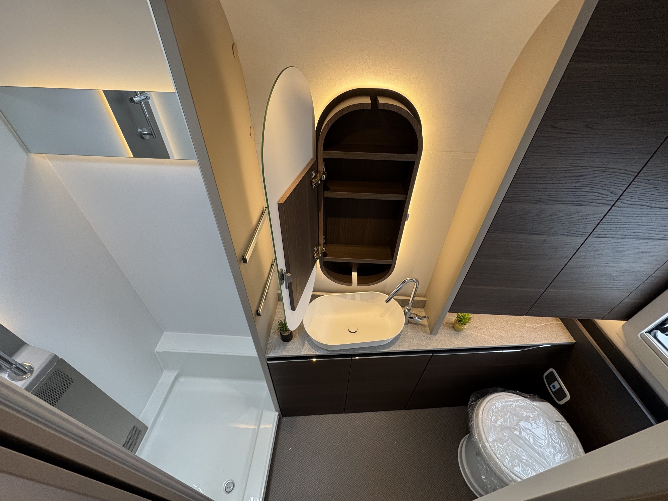 Galeria Adria Alpina 663HT